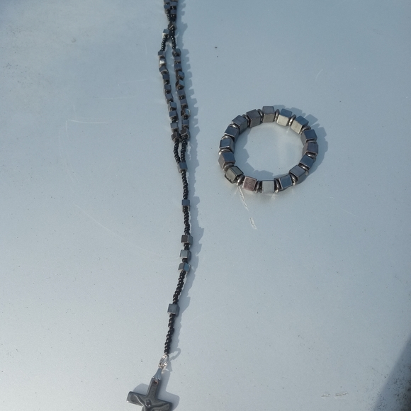 Jewelry - Picture 4 of 8